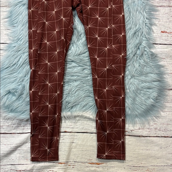 Free People Movement Super High Rise Sneak Peek Printed Legging Cut Out Waist - Picture 8 of 12